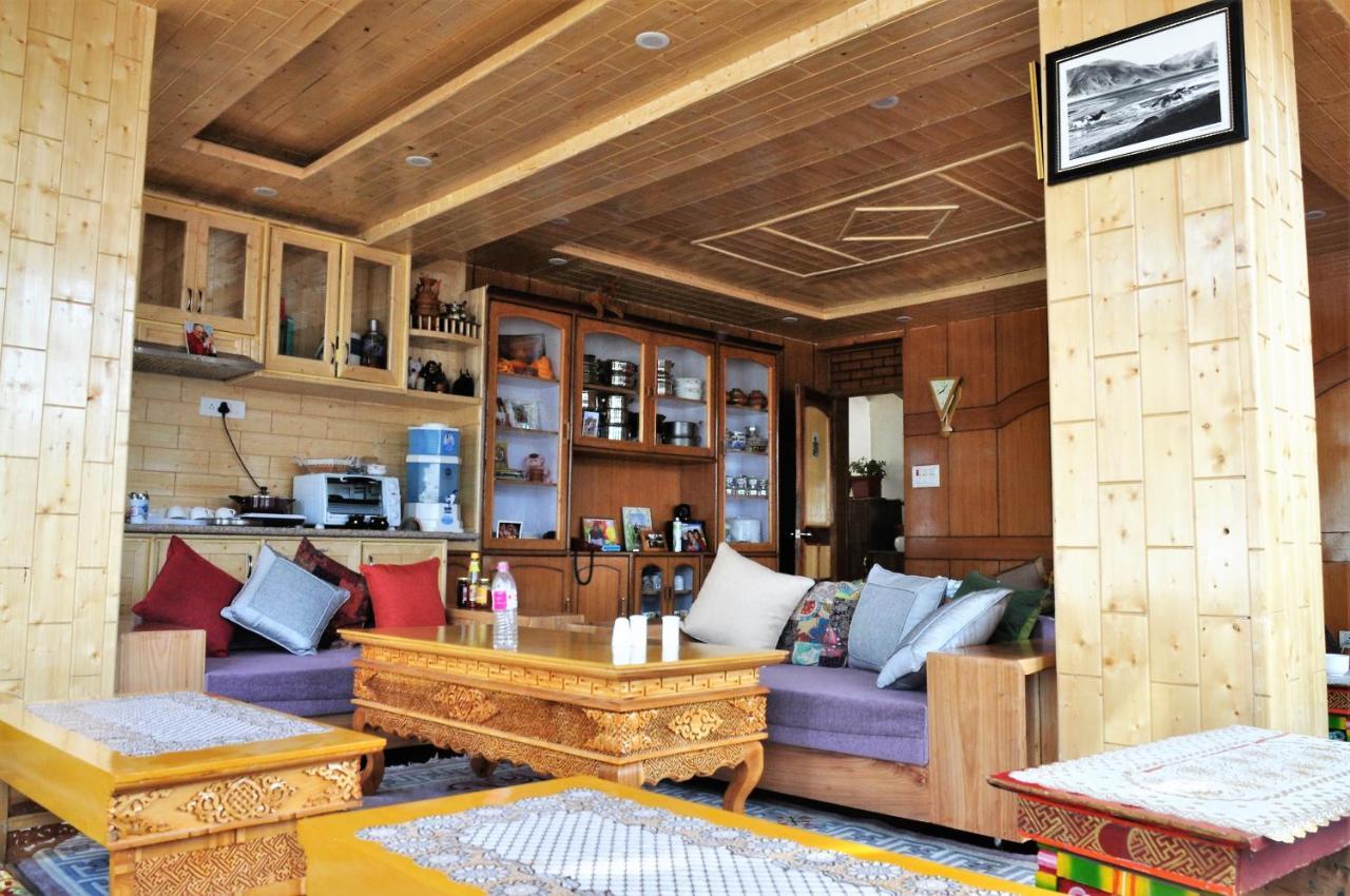 Laksdup Guest House レー エクステリア 写真
